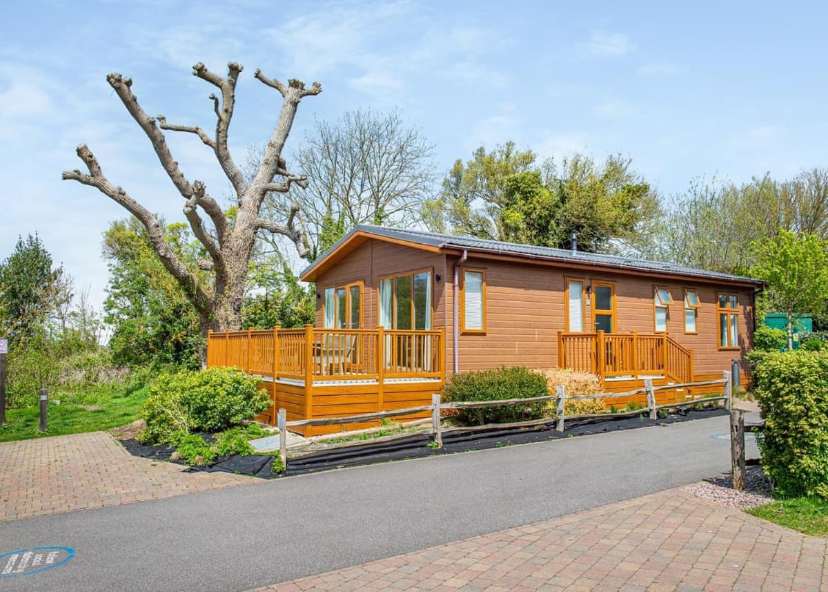 Canterbury Reach Lodge Retreat Petham Экстерьер фото