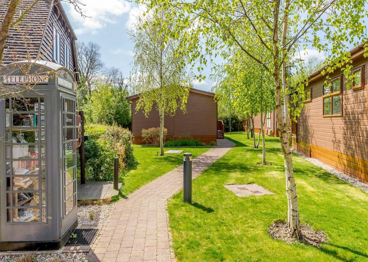 Canterbury Reach Lodge Retreat Petham Экстерьер фото